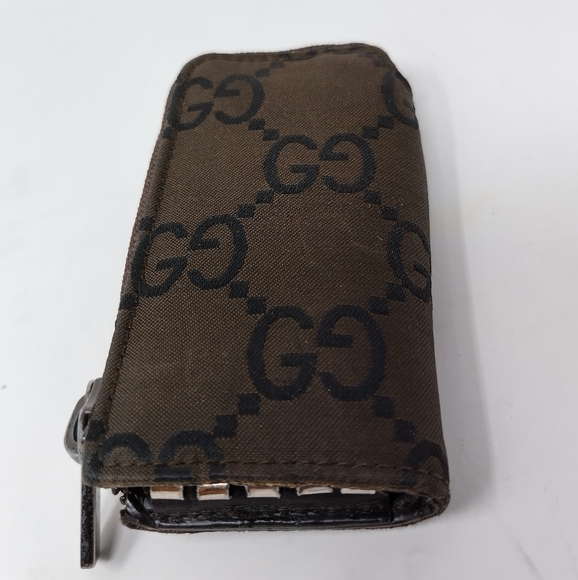 Gucci GG Canvas Zip Around Key Holder - Picture 8 of 12